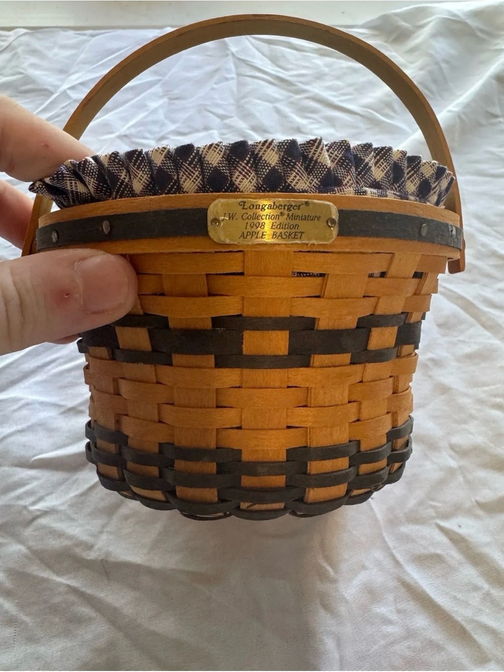 Longaberger Jw mini apple basket